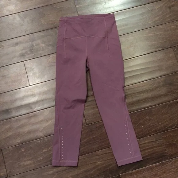 Lululemon Swift Speed 21" Crop Leggings In Vintage Plum Purple SIZE 2 - Picture 8 of 8
